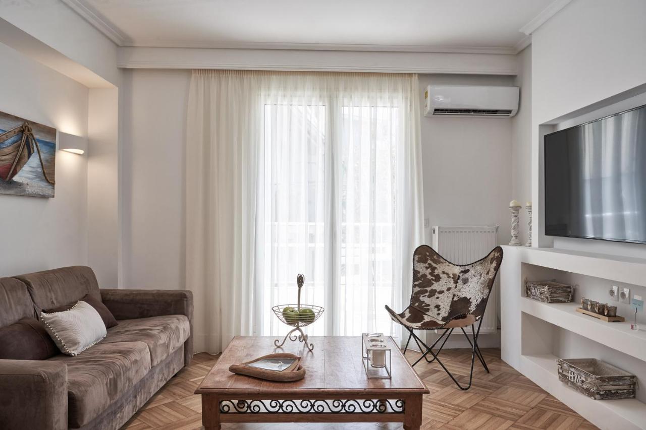 Marvelous N Bright Next To Megaro Mousikis * Athens